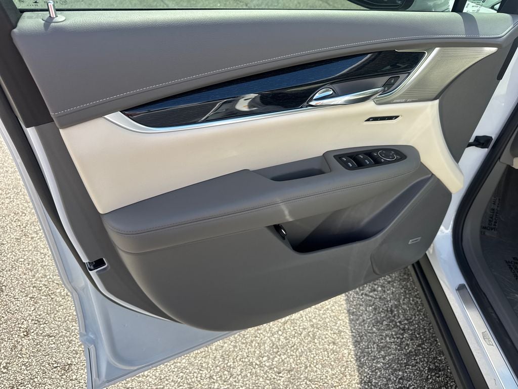 2025 Cadillac XT6 FWD Premium Luxury