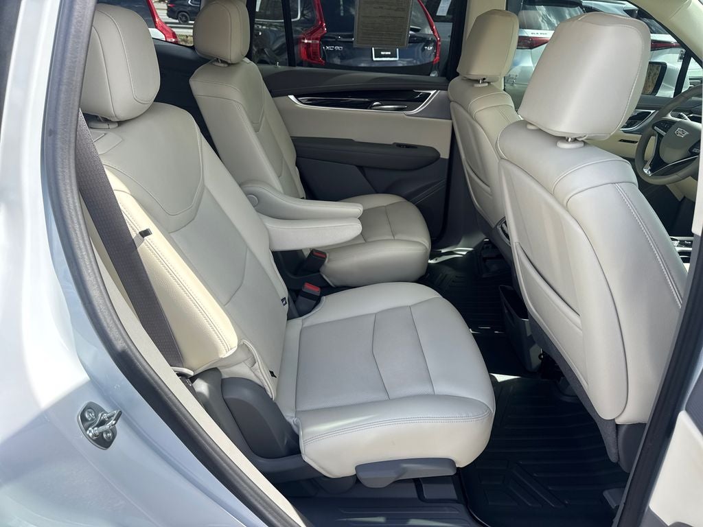 2025 Cadillac XT6 FWD Premium Luxury