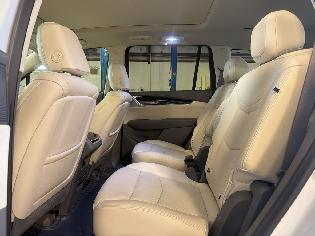 2025 Cadillac XT6 FWD Premium Luxury