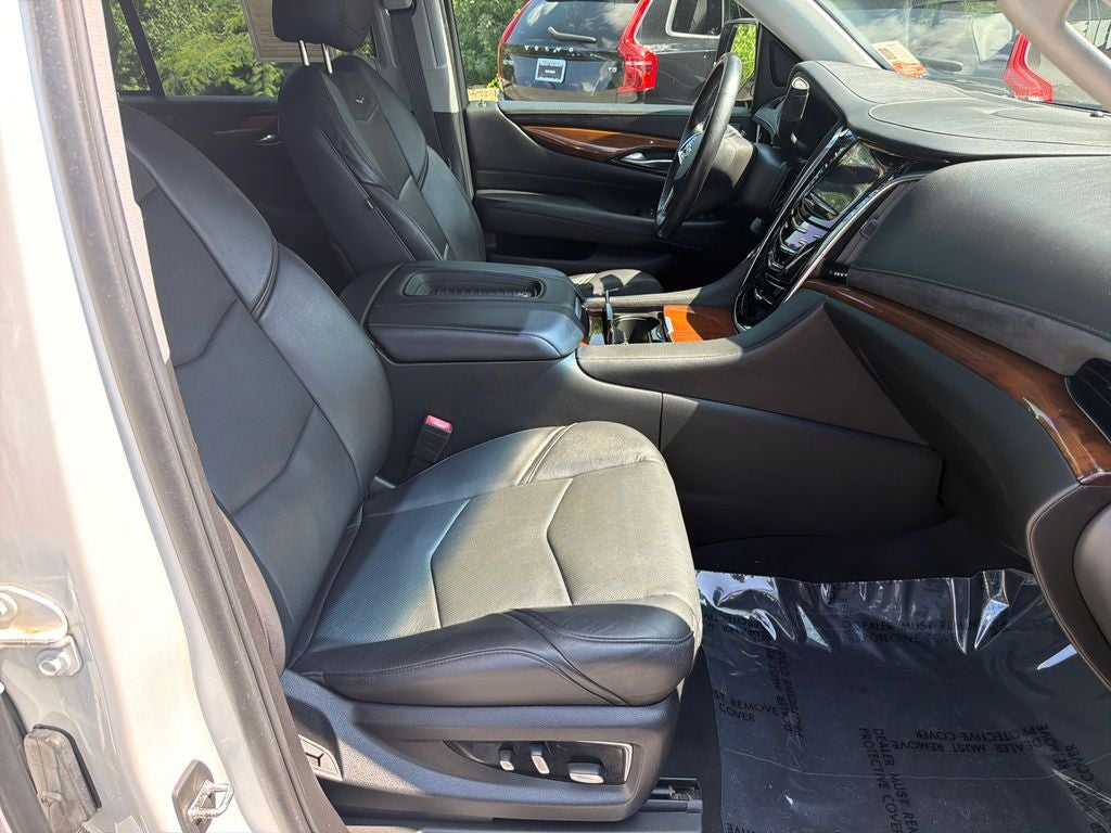 2019 Cadillac Escalade Luxury