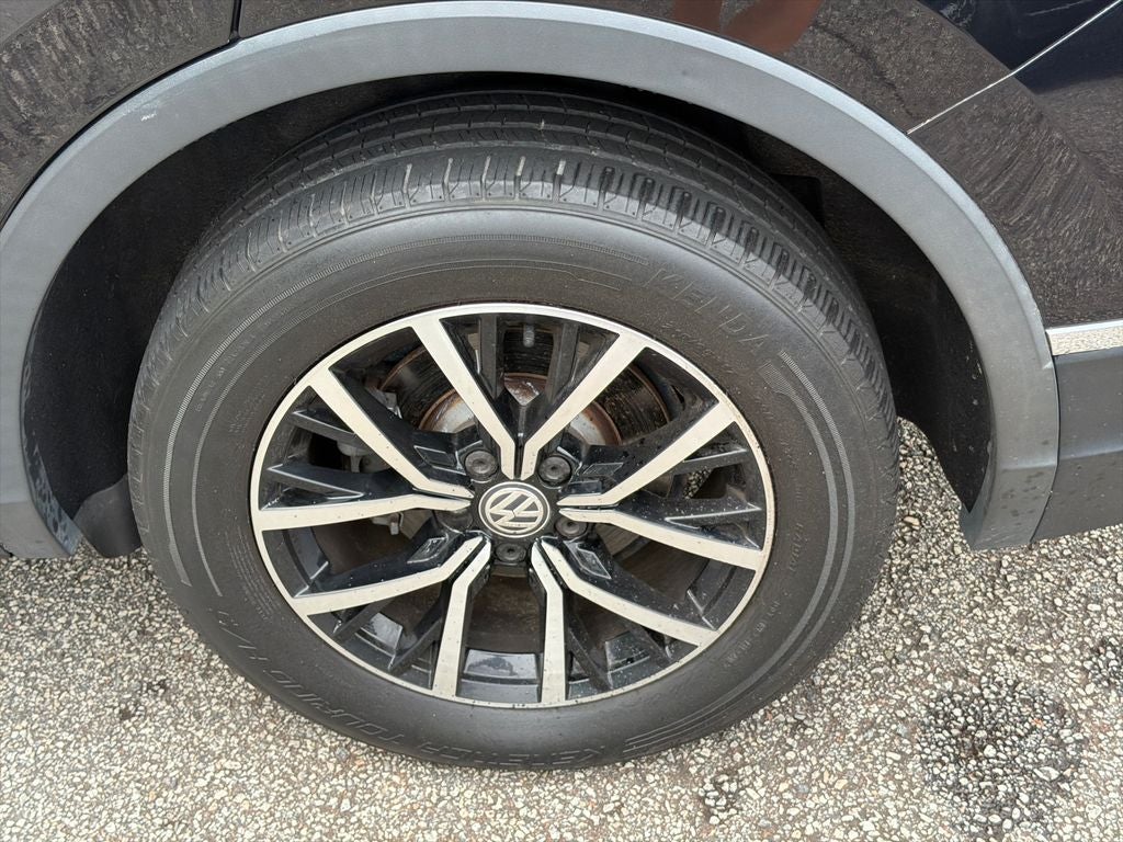 2021 Volkswagen Tiguan SE R-Line Black