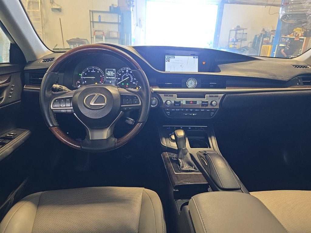 2016 Lexus ES 350 NE **M 18 LUX BS NAV