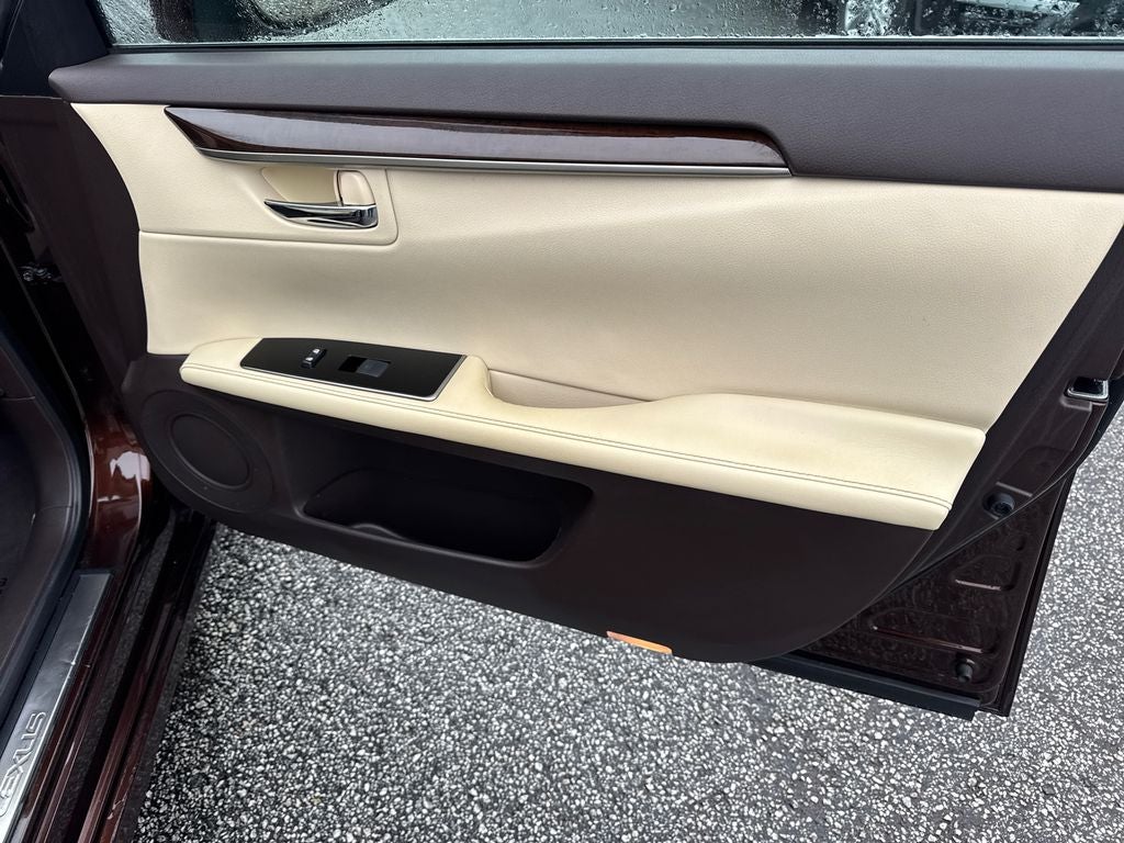 2016 Lexus ES 4dr Sdn