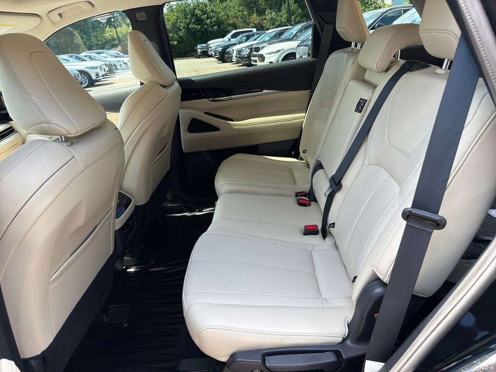 2023 INFINITI QX60 PURE