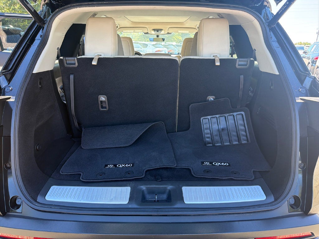 2023 INFINITI QX60 PURE SE 18 BS