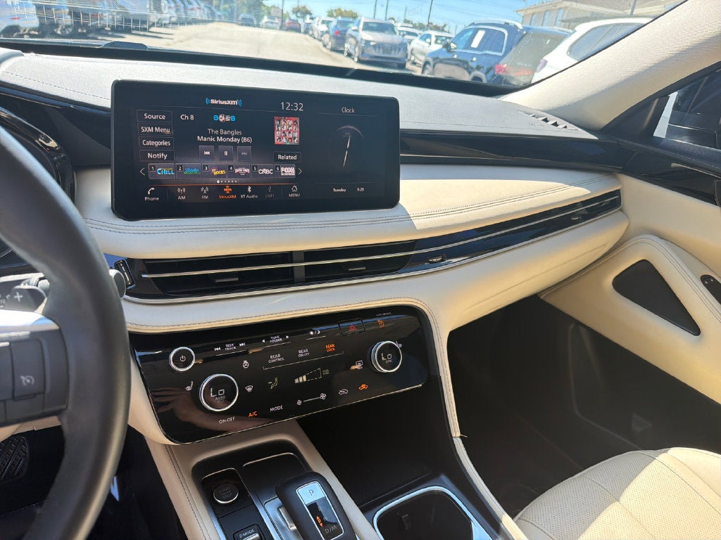 2023 INFINITI QX60 PURE SE 18 BS