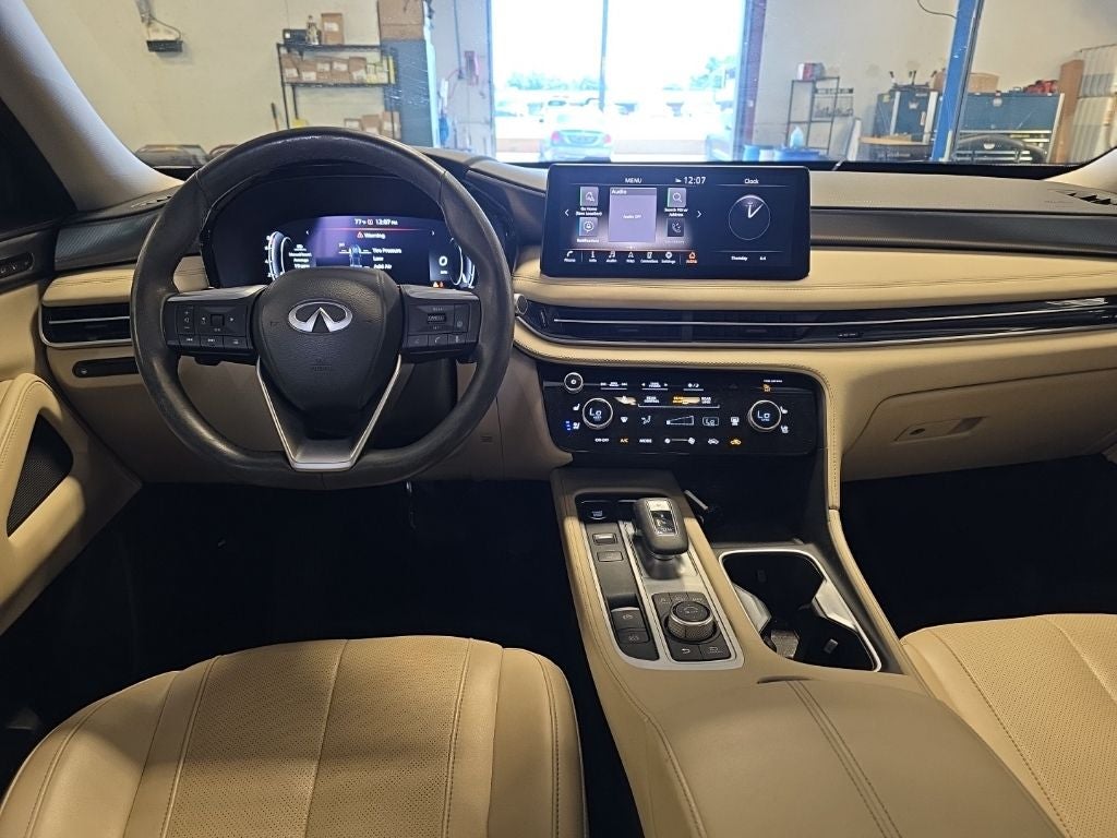 2023 INFINITI QX60 LUXE