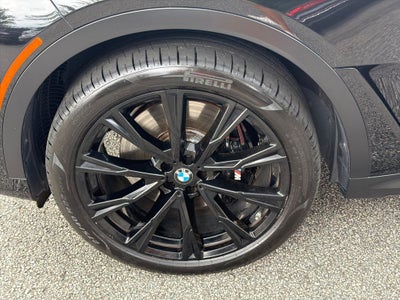 2022 BMW X7 M50i