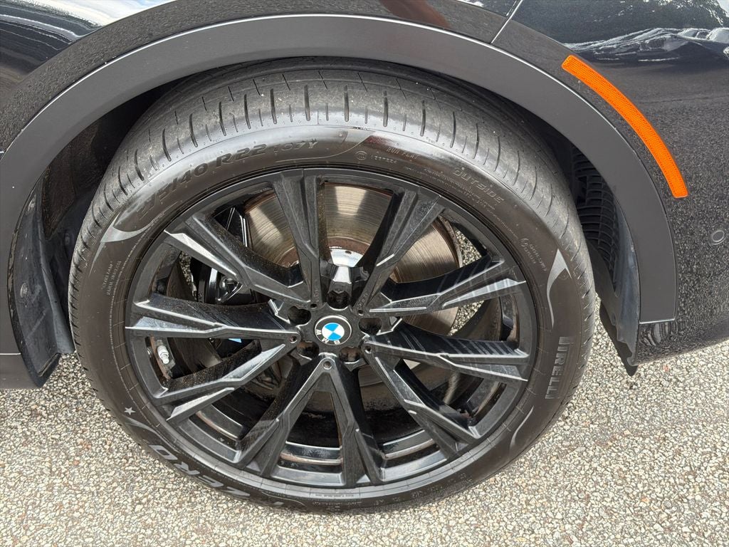 2022 BMW X7 M50i