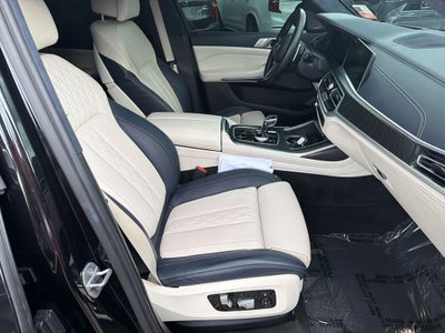 2022 BMW X7 M50i