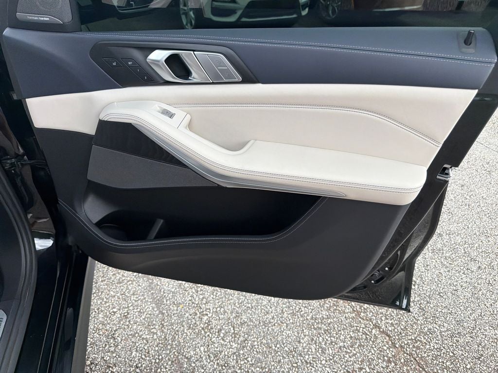 2022 BMW X7 M50i