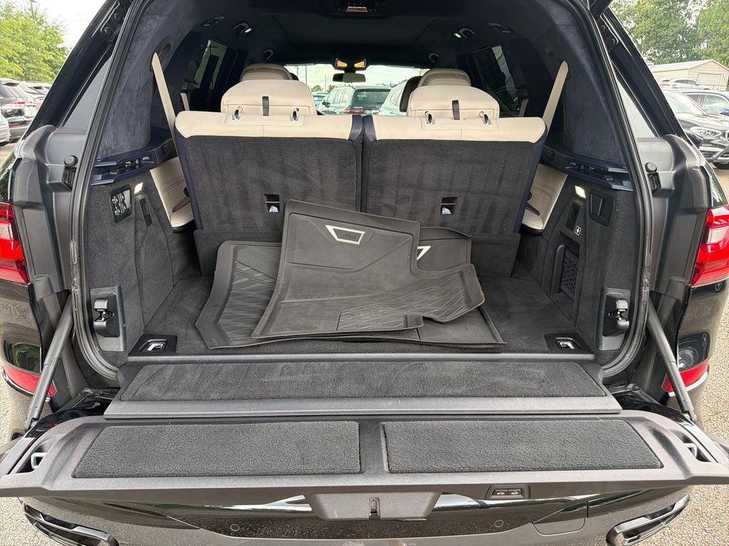 2022 BMW X7 M50i
