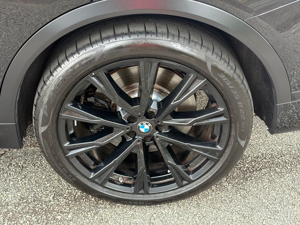2022 BMW X7 M50i