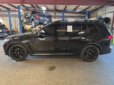 2022 BMW X7 M50i