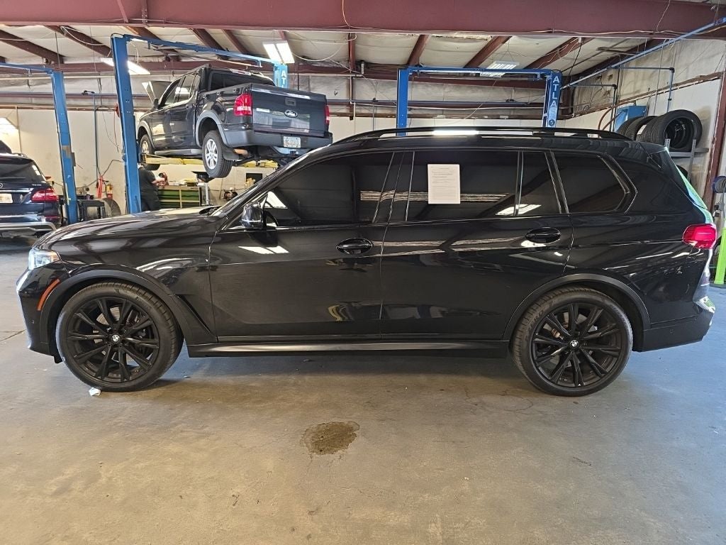 2022 BMW X7 M50i