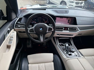 2022 BMW X7 M50i