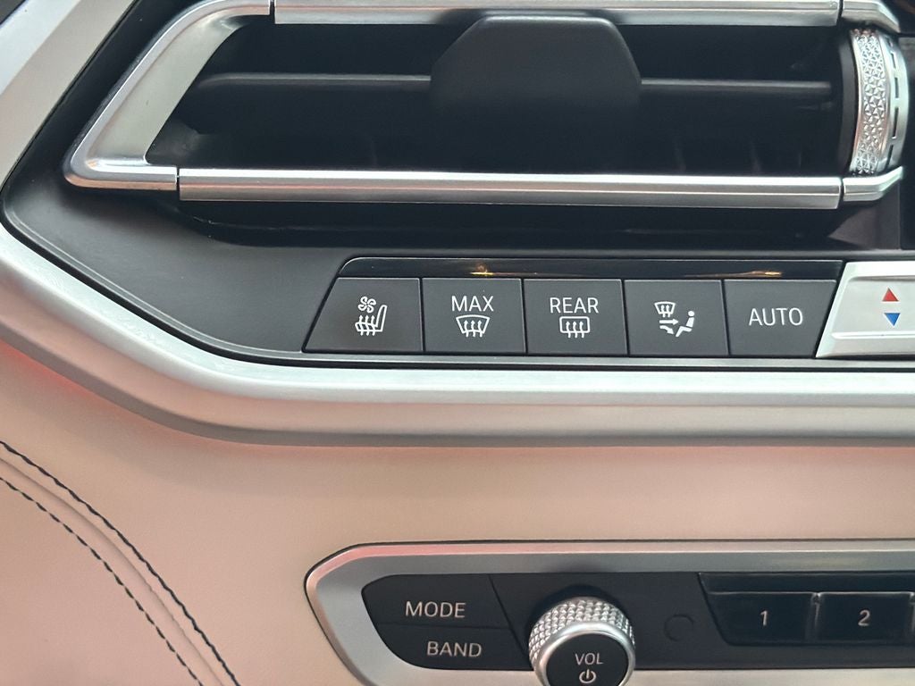 2022 BMW X7 M50i