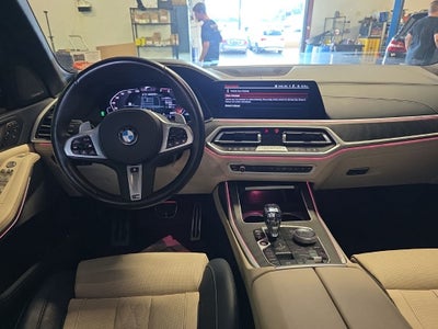 2022 BMW X7 M50i