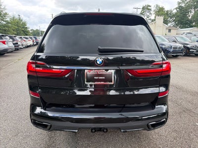 2022 BMW X7 M50i