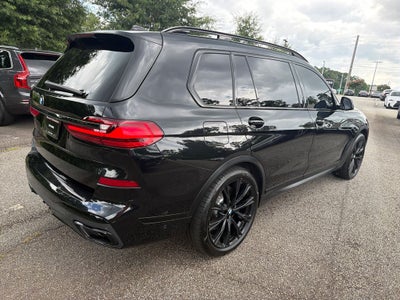 2022 BMW X7 M50i