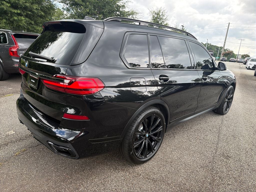 2022 BMW X7 M50i