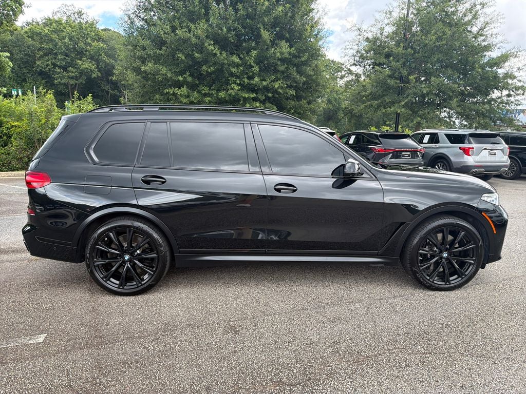 2022 BMW X7 M50i
