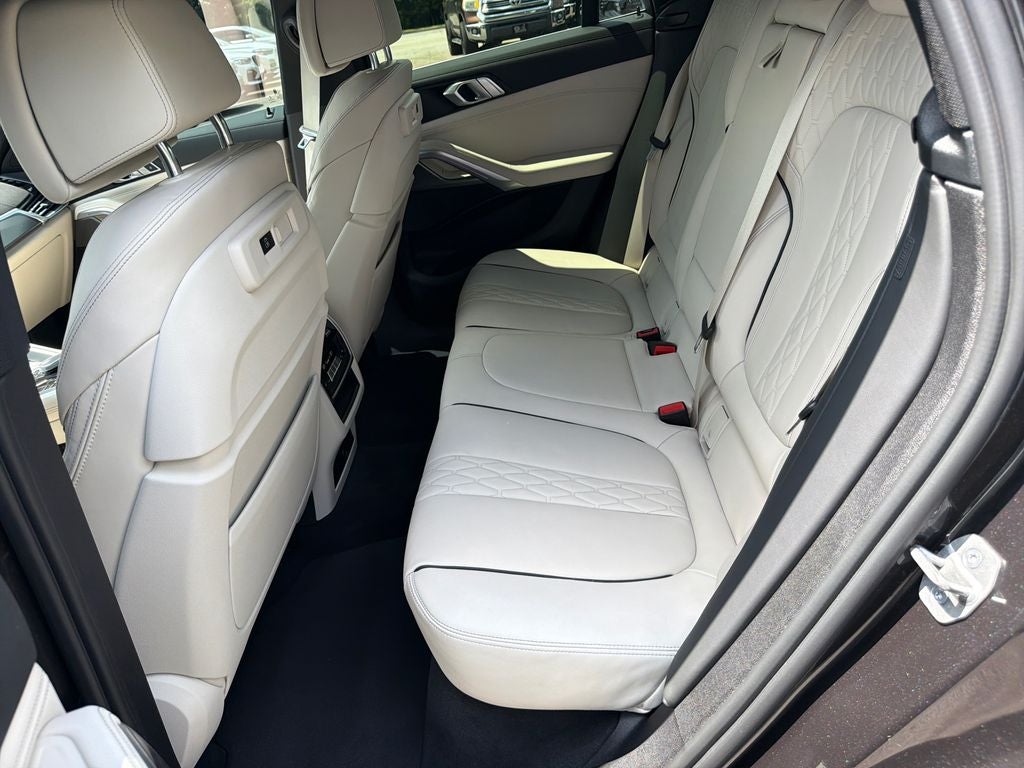 2023 BMW X6 xDrive40i