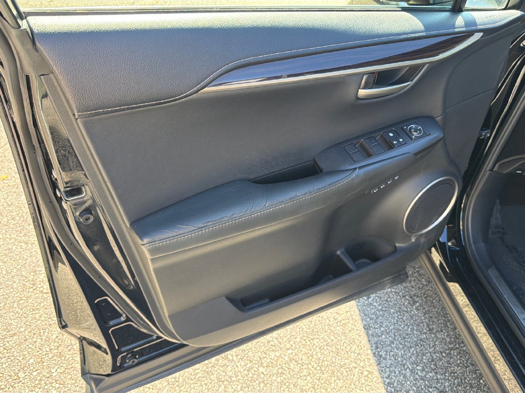 2015 Lexus NX 300h SE * 18 LUX NAV VS