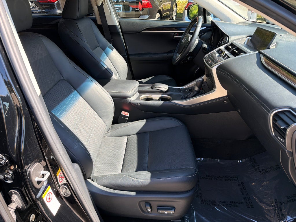 2015 Lexus NX 300h SE * 18 LUX NAV VS