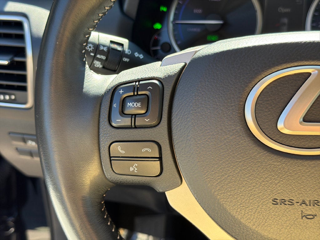2015 Lexus NX 300h SE * 18 LUX NAV VS