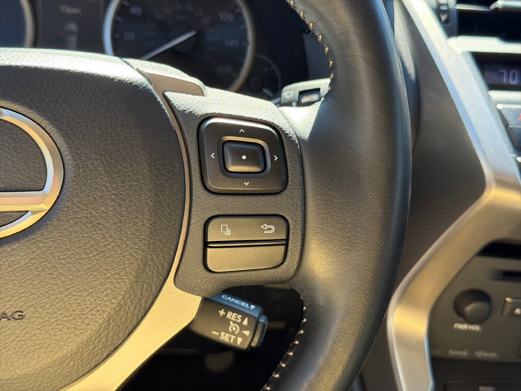 2015 Lexus NX 300h SE * 18 LUX NAV VS