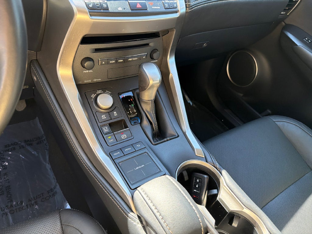 2015 Lexus NX 300h SE * 18 LUX NAV VS