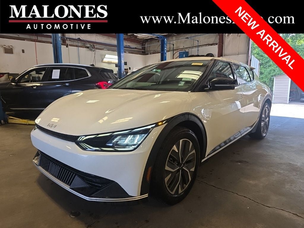 2022 Kia EV6 Light