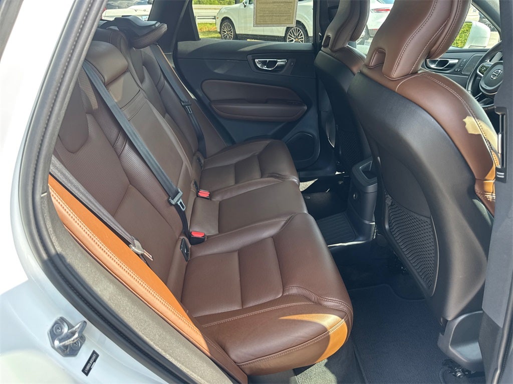 2019 Volvo XC60 Hybrid Inscription