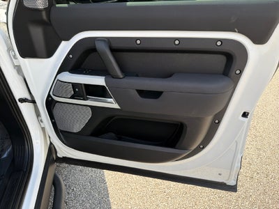 2023 Land Rover Defender 130 S SE 19 TH AC