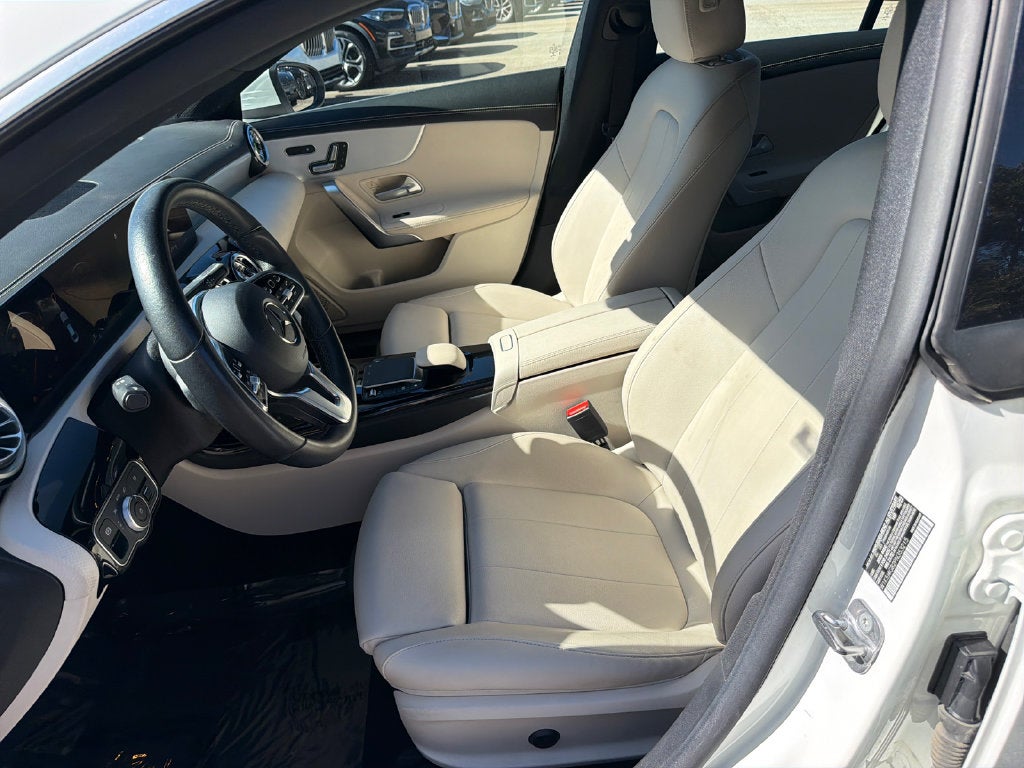 2023 Mercedes-Benz CLA 9