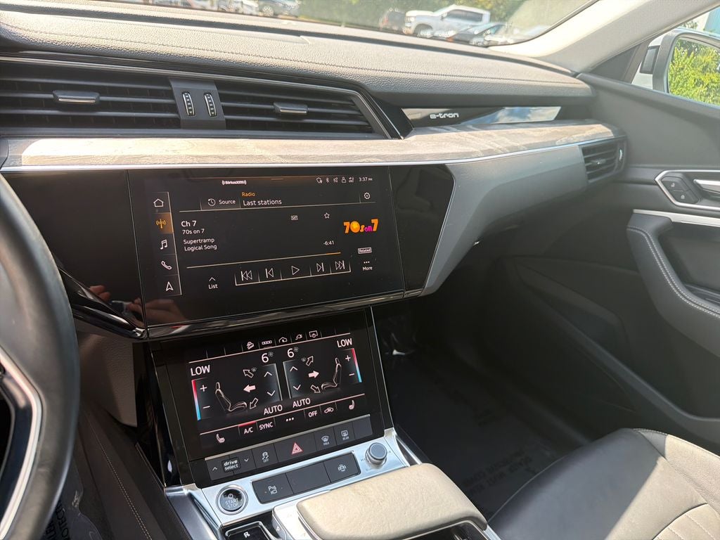 2022 Audi e-tron Premium