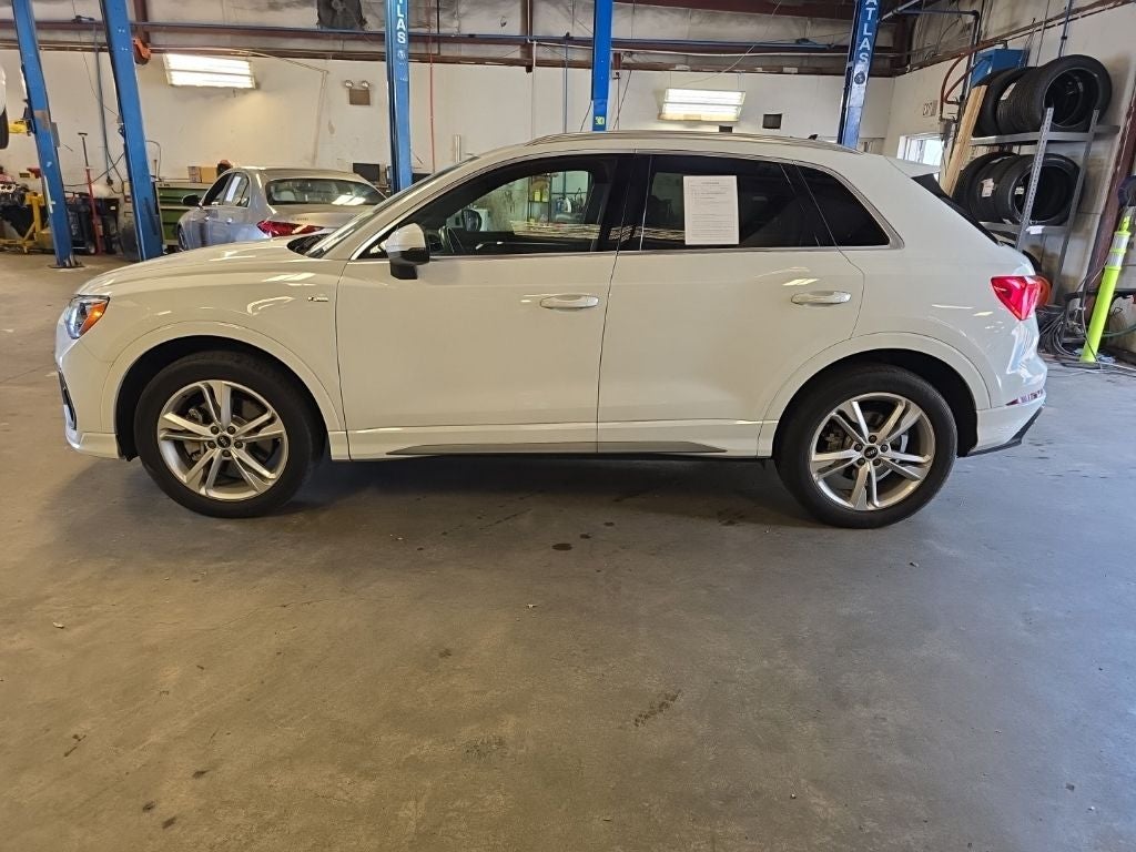 2021 Audi Q3 S line Premium
