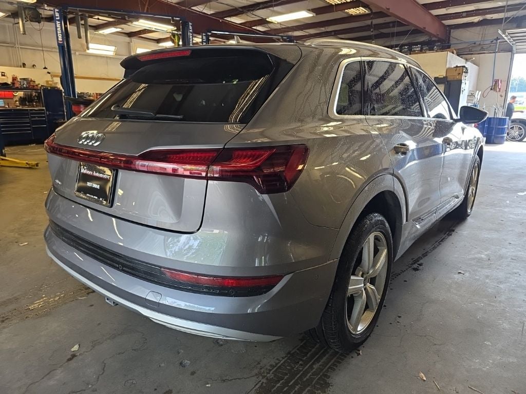 2019 Audi e-tron Premium Plus