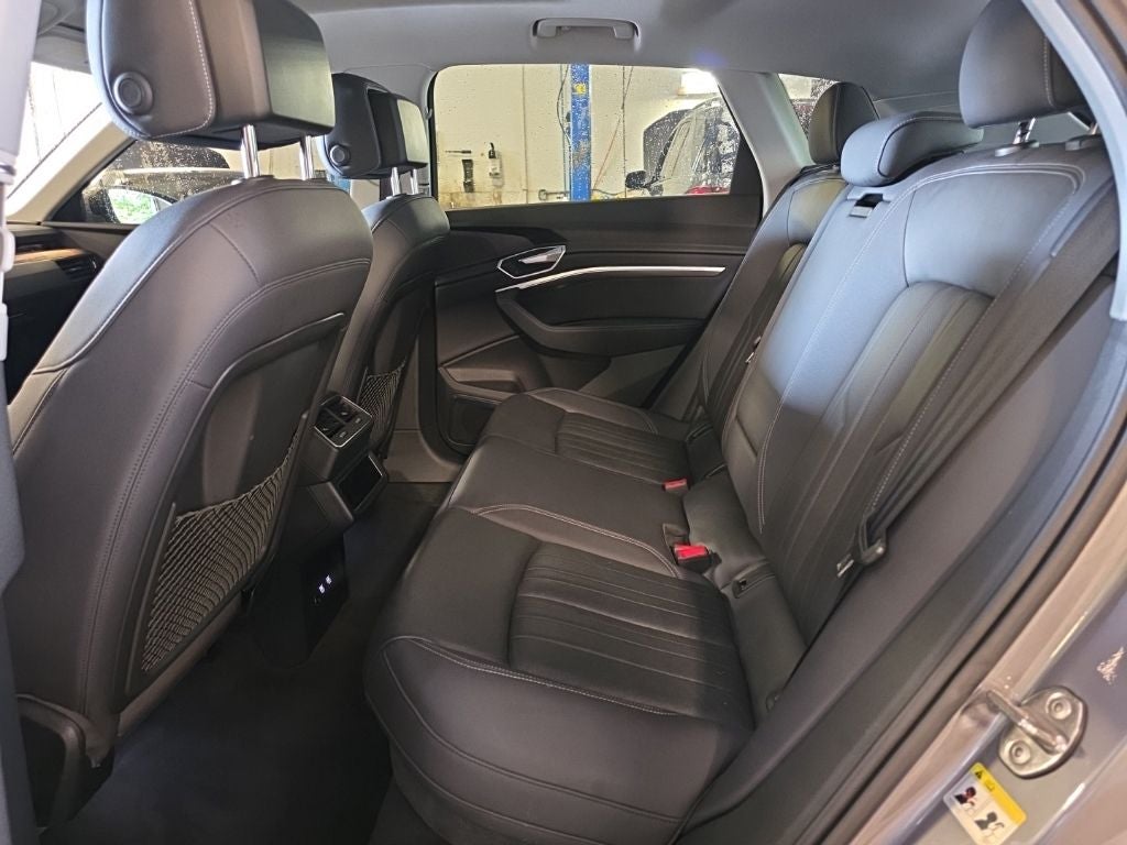 2019 Audi e-tron Premium Plus