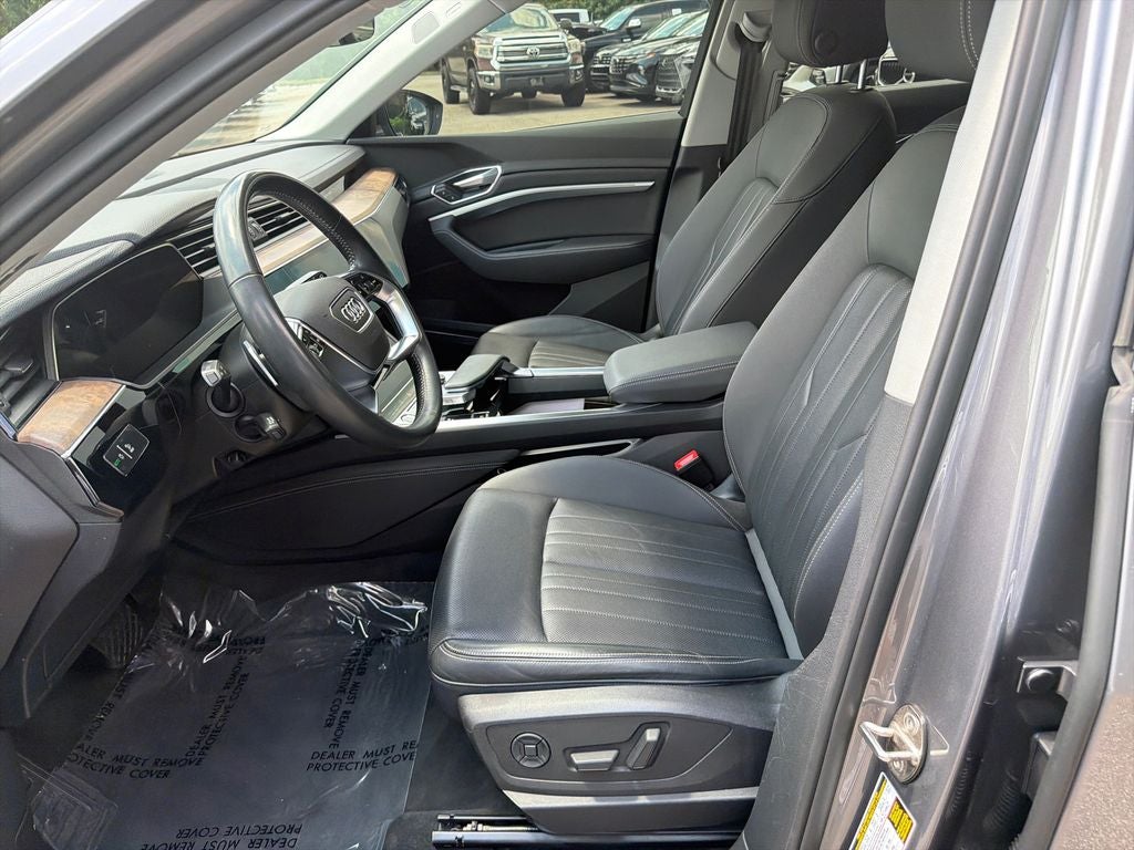 2019 Audi e-tron Premium Plus