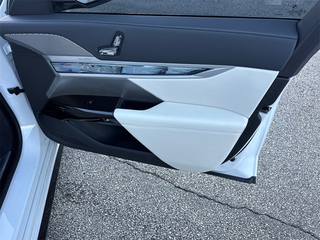 2023 BMW 7 Series 760i xDrive