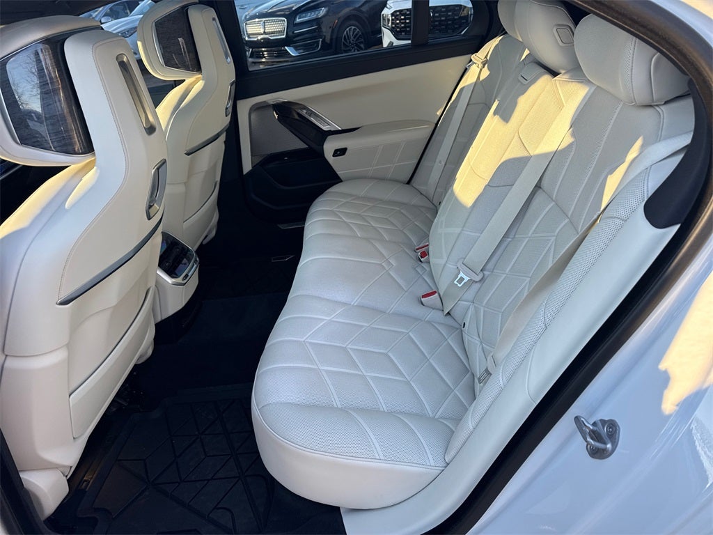 2023 BMW 7 Series 760i xDrive