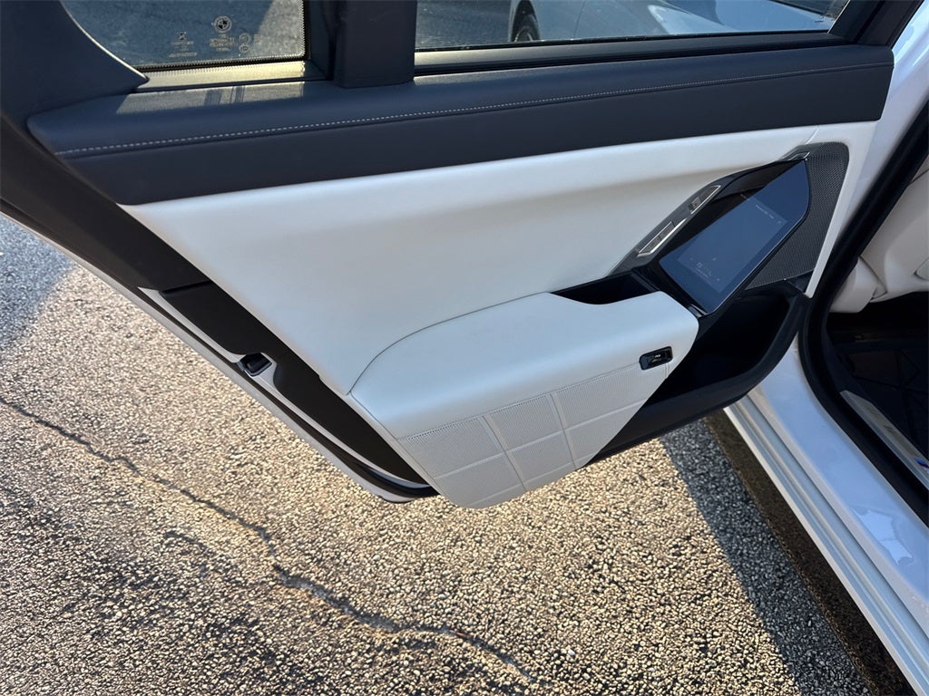 2023 BMW 7 Series 760i xDrive