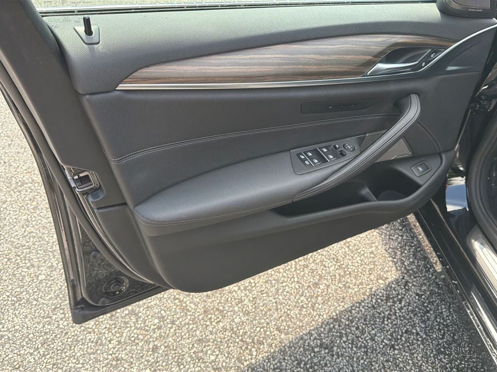 2022 BMW 5 Series 530i