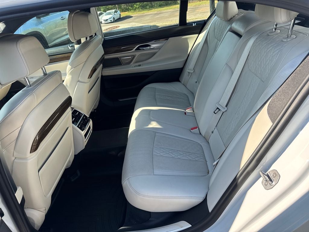 2018 BMW 7 Series 750i