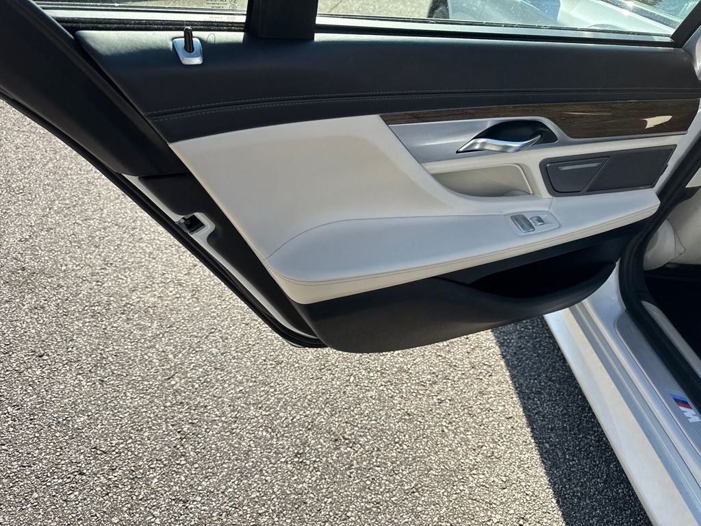 2018 BMW 7 Series 750i