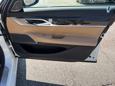 2022 BMW 7 Series 740i