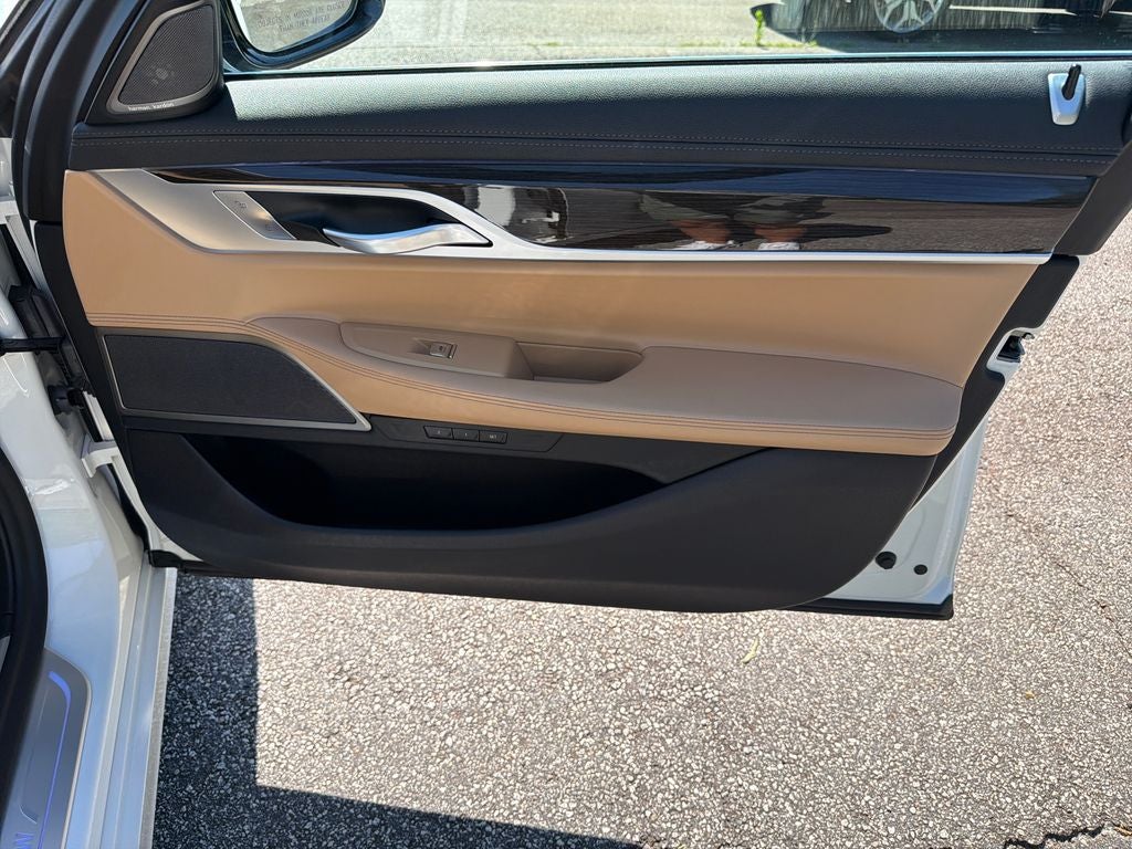 2022 BMW 7 Series 740i