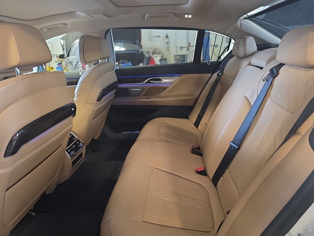 2022 BMW 7 Series 740i